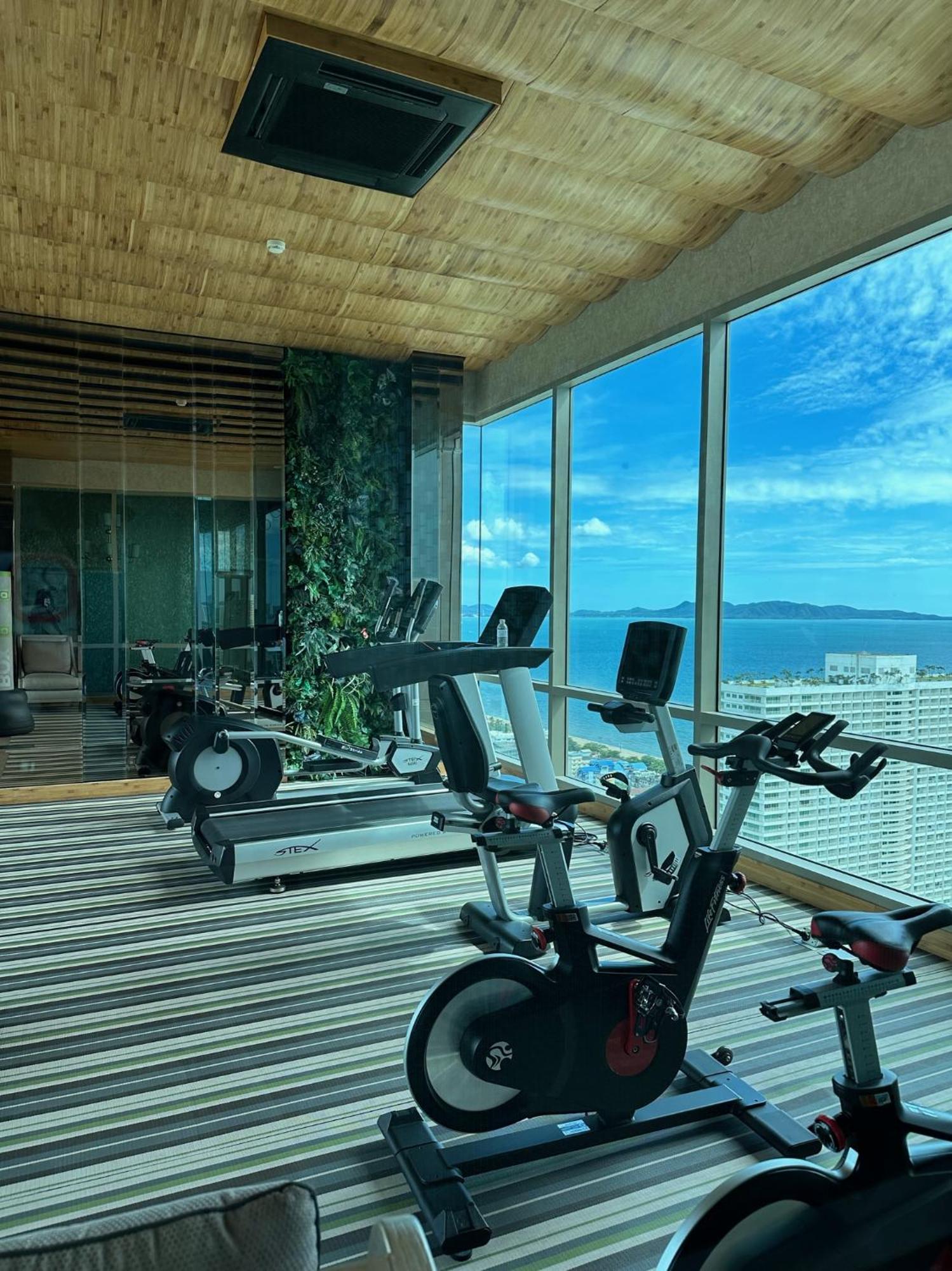 芭提雅高层海景奢华公寓the Riviera Jomtien生香家直达海滩2704 Kültér fotó