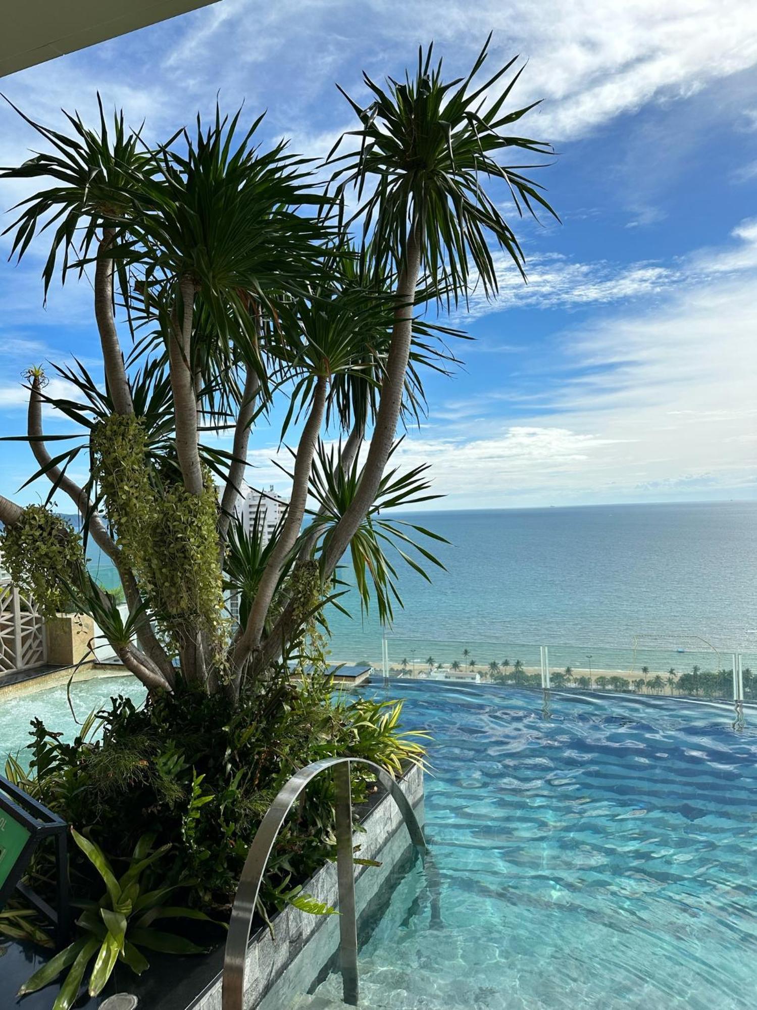 芭提雅高层海景奢华公寓the Riviera Jomtien生香家直达海滩2704 Kültér fotó
