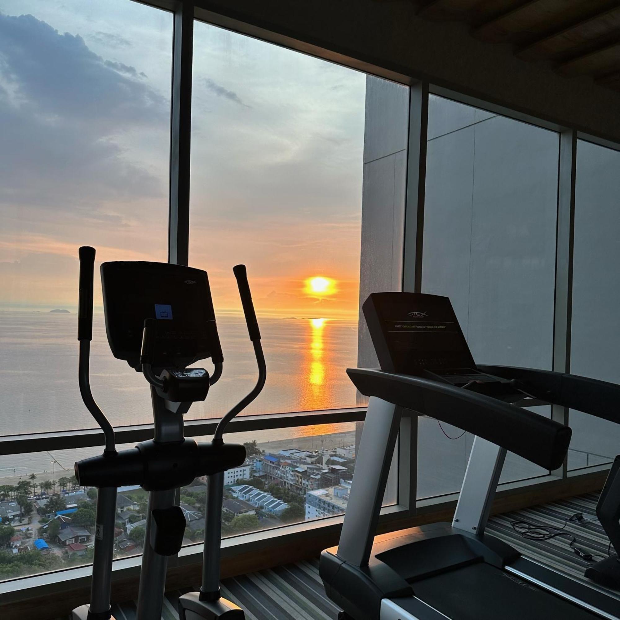 芭提雅高层海景奢华公寓the Riviera Jomtien生香家直达海滩2704 Kültér fotó