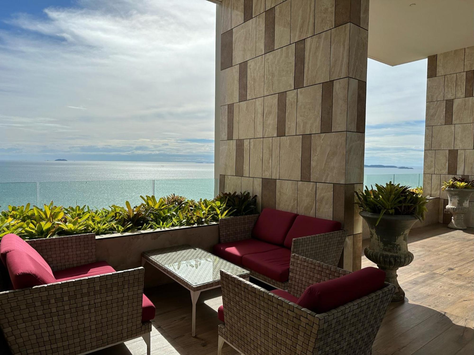 芭提雅高层海景奢华公寓the Riviera Jomtien生香家直达海滩2704 Kültér fotó